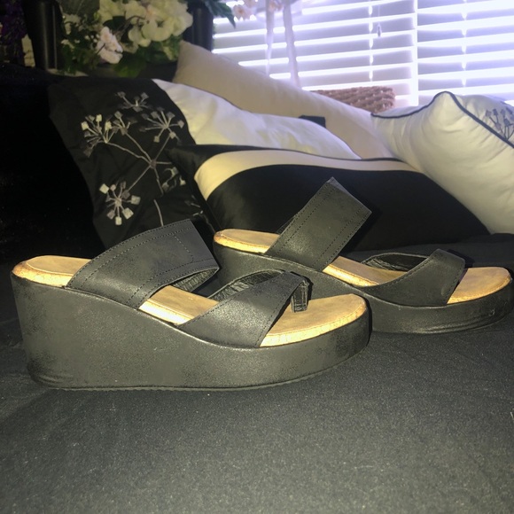 Wedges Thong sandals, plain black, size 7 1/2 - Picture 1 of 5